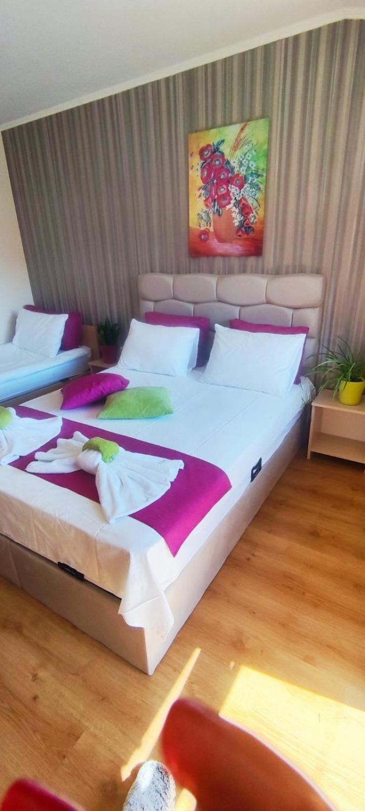 Cedar Lodge 3/4 Apartment Paradise Банско Экстерьер фото
